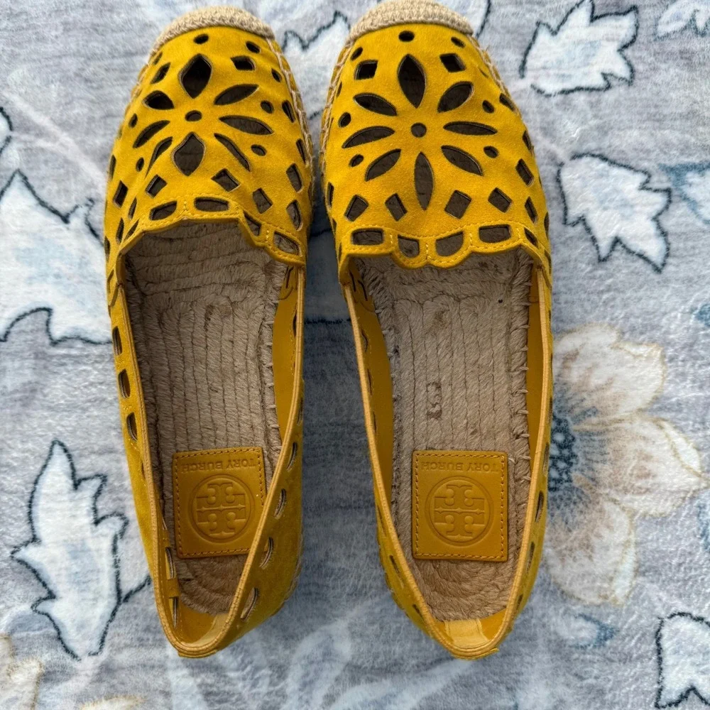 NWOT Tory Burch May Flat Espadrille Womens 6 Yellow Laser Cut Suede‎ SlipOn